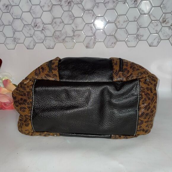 Bueno Leopard Print Shoulder Bag - Picture 6 of 9